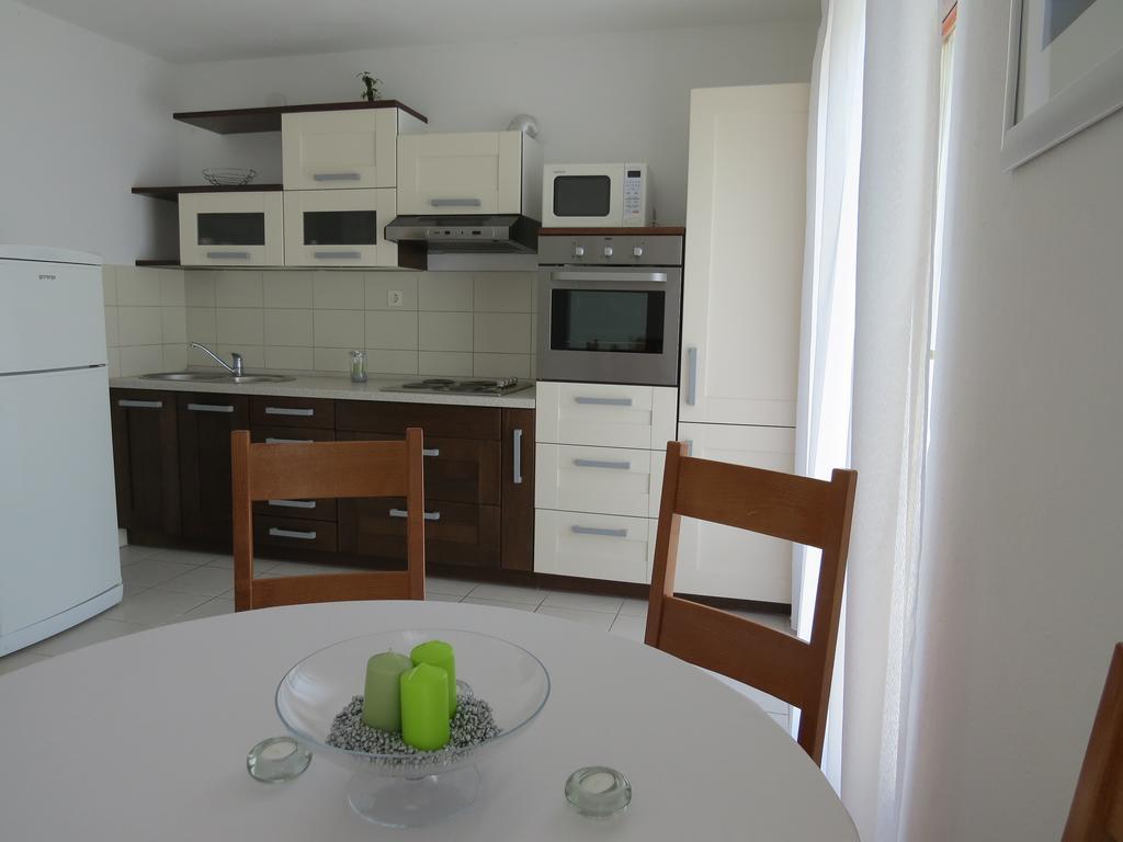 Apartments Lovric - 30 Meters To The Beach Trogir Exterior foto
