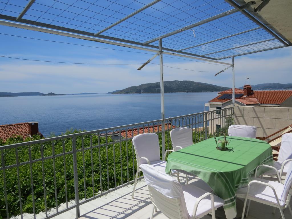 Apartments Lovric - 30 Meters To The Beach Trogir Exterior foto